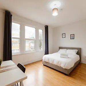 Pensión Great In Plaistow, Londres
